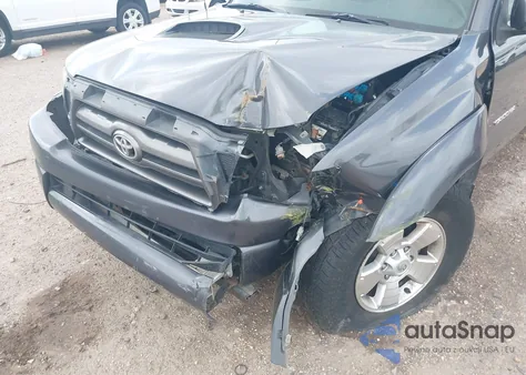 2010 Toyota Tacoma Prerunner V6 z USA, uszkodzony, nr VIN 5TETU4GNXAZ745981